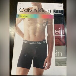 Calvin Klein 3-Pack Boxer Brief Microfiber Size S 
Brand New with Tag in a box